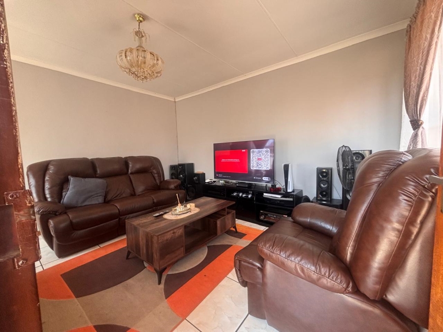 To Let 3 Bedroom Property for Rent in Mandela View Free State